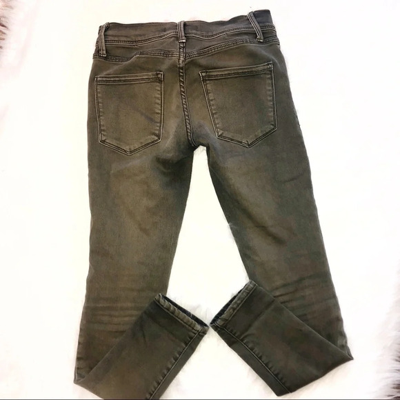 Free People waist 24 skinny jeans - Picture 3 of 4